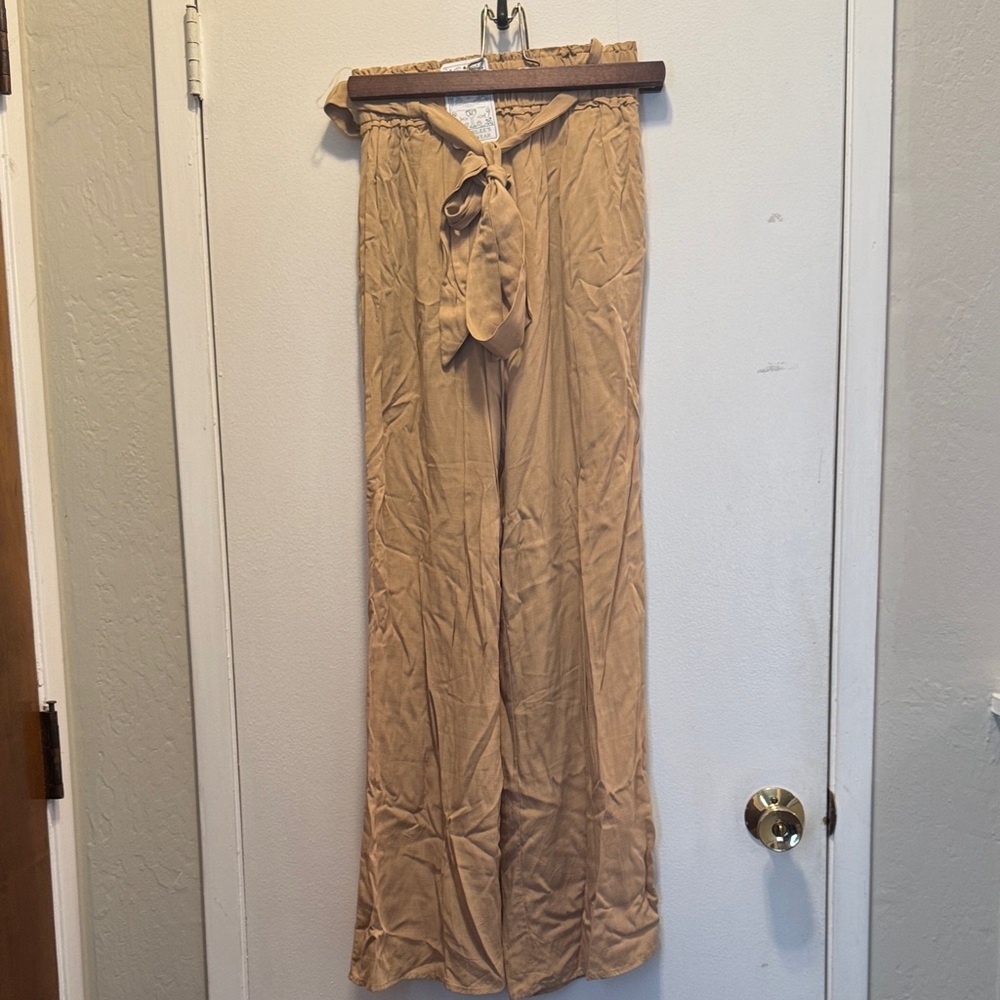 Illa Illa NWT Tan Wide-Leg Pants with Tie Waist